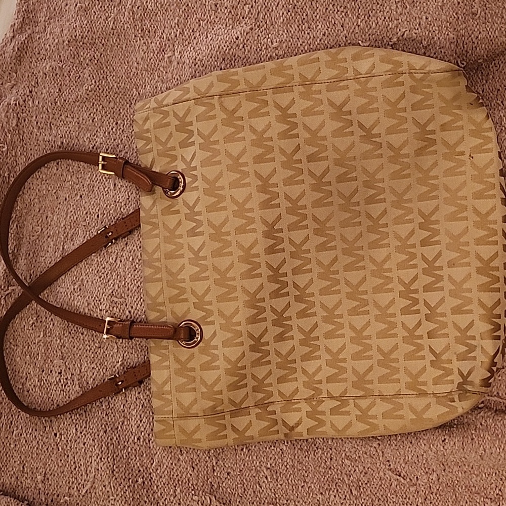 Michael Kors Tote - perfect size!